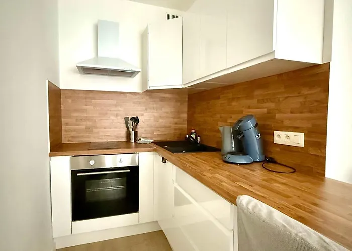 Moderne Au Coeur Du Quartier Saint Adalbert Lüttich